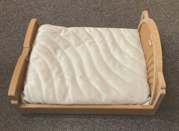 Sophie's Fallout Bed (A Fallout Themed Pigeon Bed) - Image 4